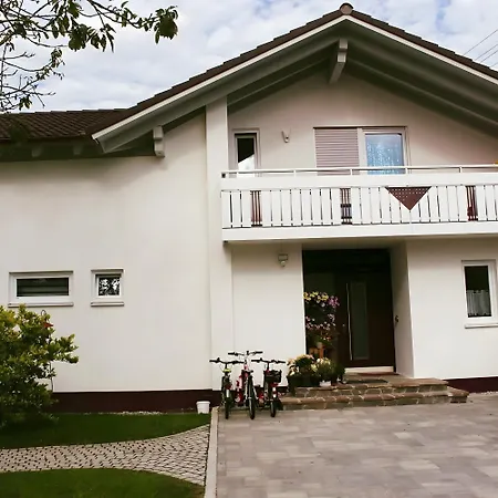 Am Wiesenweg Apartment Mauerstetten